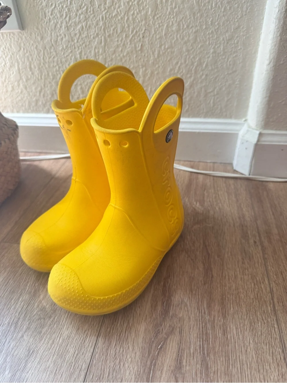 CROCS Kids Yellow Rain Boots, Pink classic Clog, Set of old Navy Jelly’s. USED